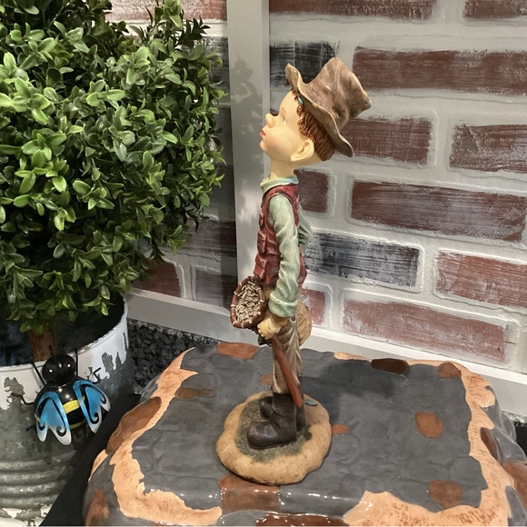 🟢 Vintage “Boy Gone Fishing” Awesome Statue Great Decor piece - Nicely Detailed - Picture 8 of 13